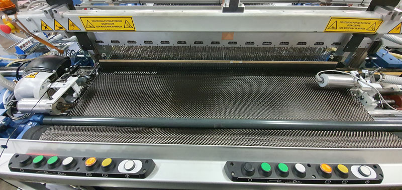 Van de Wiele double rapier weaving machine for distance fabrics